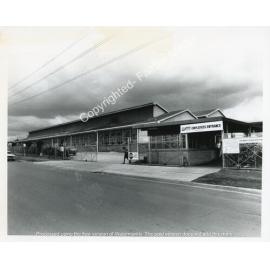 Employees' entrance to the Borg Warner plant in Fairfield