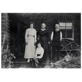 Benjamin (Bernard) Stein and family, Carramar, N.S.W