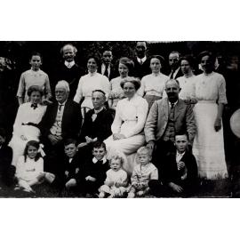 Critchley family gathering, Smithfield